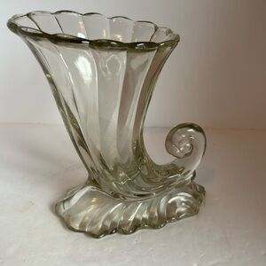 Vtg. Heisey Glass 7” Warwick Horn of Plenty Cornucopia Vase
